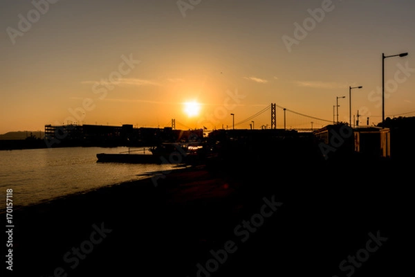 Fototapeta 海沿いの街