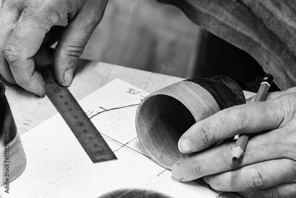 Obraz création d'objets en tournage sur bois