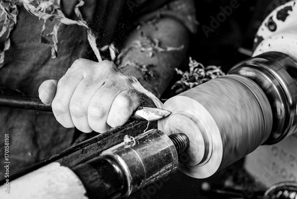 Obraz création d'objets en tournage sur bois