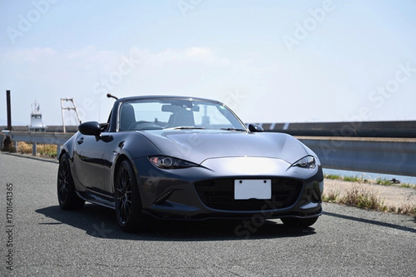 Fototapeta 海と国産ライトウェイトオープンカー