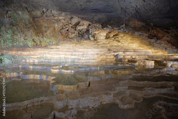 Fototapeta 秋芳洞の百枚皿
