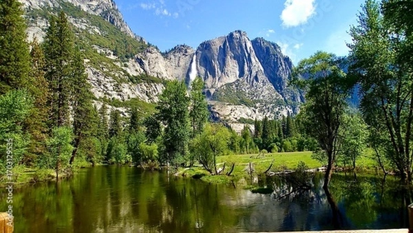 Obraz アメリカのヨセミテ国立公園のマーセド川