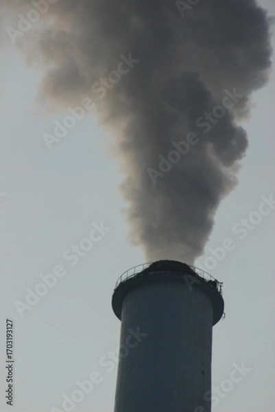 Fototapeta 『エントツの煙  大気汚染  』SDGs地球環境   コンビナート工場汚染 