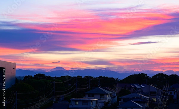 Fototapeta 夕焼けに染まる街の風景