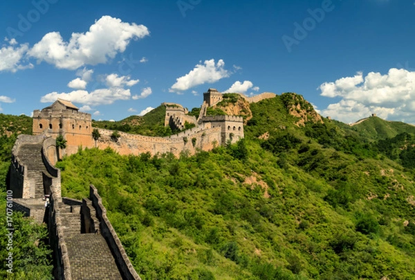 Obraz Great Wall of China winding its way into the distance along the mountains