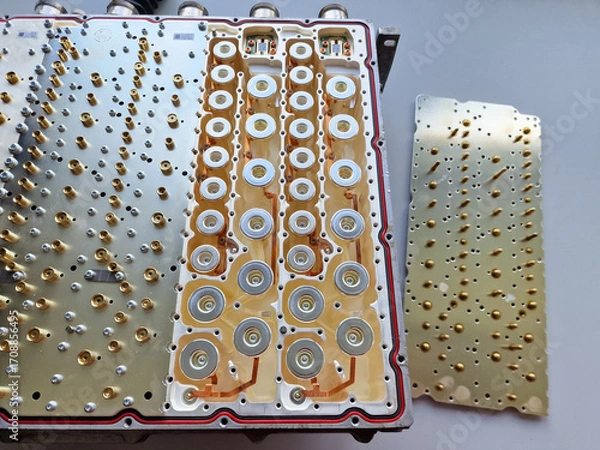 Obraz Microwave technology LTE duplexer cavity filter