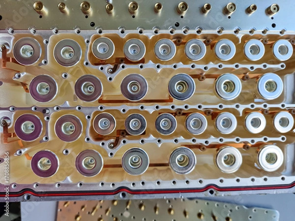 Obraz Microwave technology LTE duplexer cavity filter