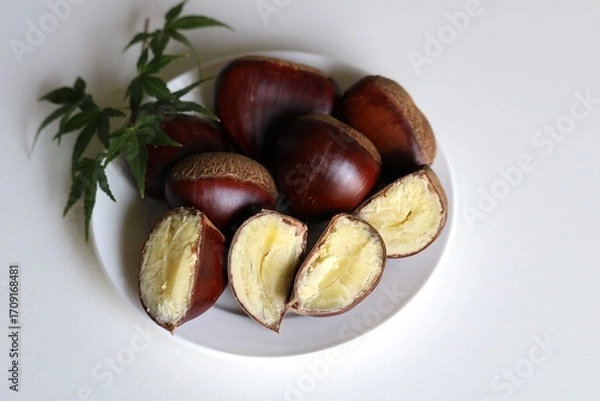 Obraz ホクホク美味しい栗　茹栗　秋の味覚