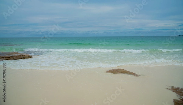 Fototapeta The island of Koh Samet in Thailand Beach view on the Andaman coast in eastern Thailand, Asia, Sai Kaew Beach, Koh Samet