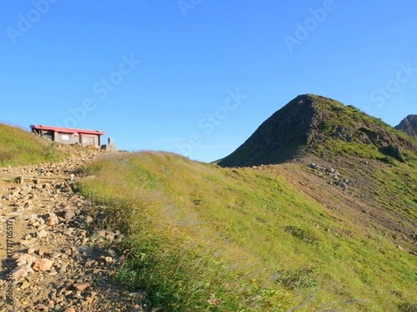 Obraz 早朝の峰の茶屋跡避難小屋付近