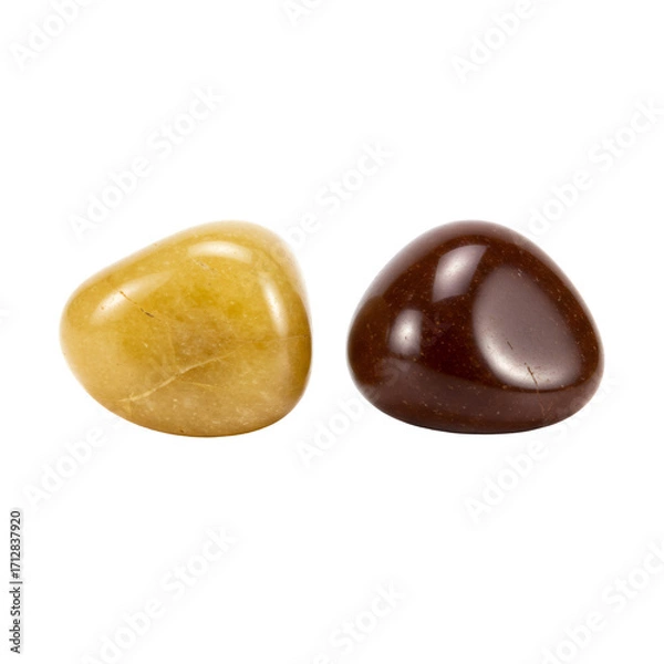 Obraz 透明な背景に孤立した研磨された茶色と黄色の石のクローズアップビュー