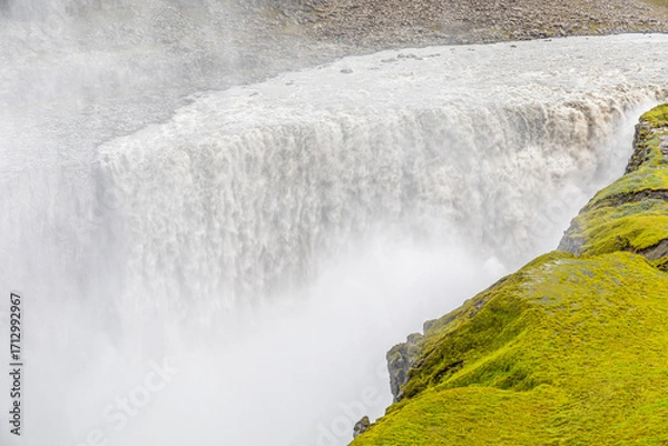 Fototapeta Incroyable cascade de Dettifoss, plus puissante d'Europe, dans le nord-est de l'Islande