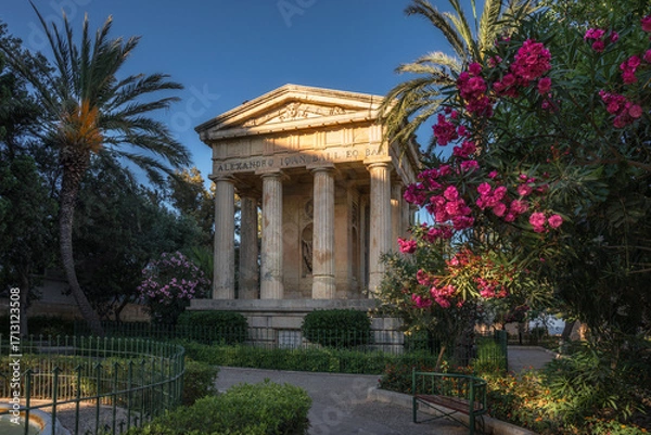 Fototapeta Monument to Sir Alexander Ball in the park of Valletta - Malta