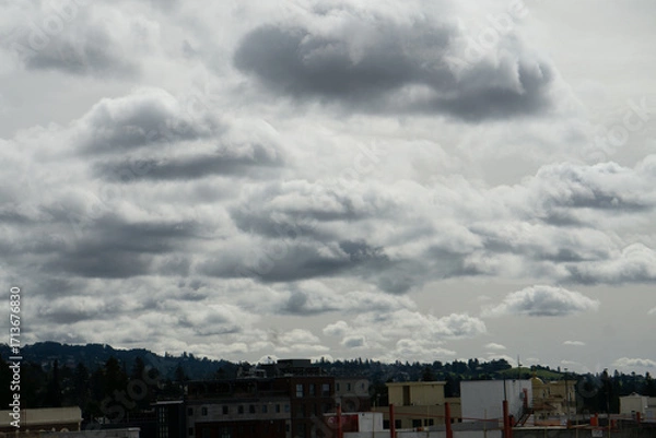 Obraz clouds over city