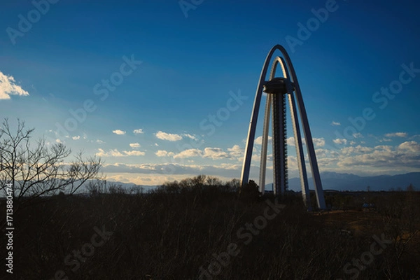 Fototapeta 天空へ架かるアーチ(ツインアーチ１３８)