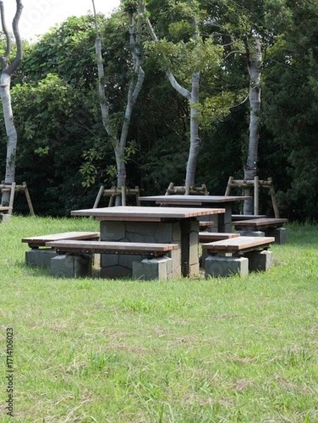 Obraz 公園のピクニックテーブル
