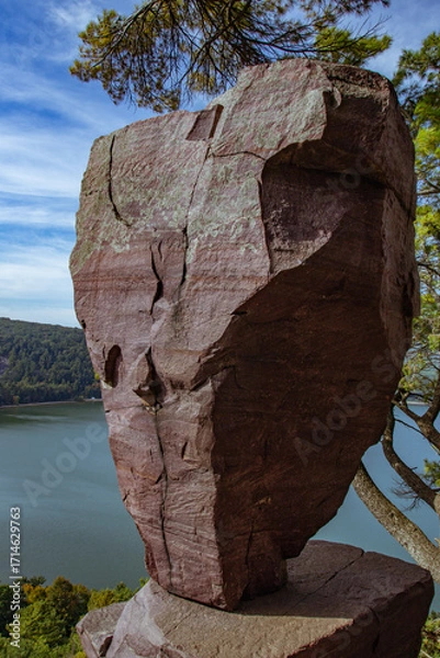 Obraz Balanced Rock Formation Overlooking Devils Lake Wisconsin
