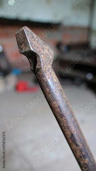 Fototapeta Rusty metal tool point
