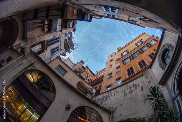 Obraz Courtyard Patio Looking Up at Sky in Rome, Italy