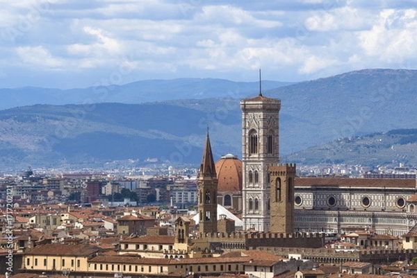 Fototapeta View of Giotto's Bell Tower in Florence
