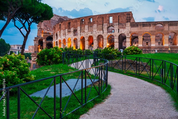 Obraz Path to Colosseum Viewpoint