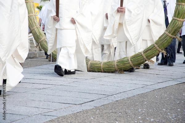 Fototapeta 播磨国総社の輪抜け祭の神事を行う神主