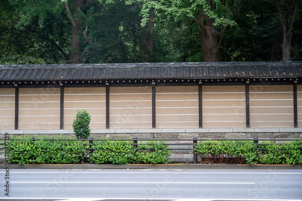 Fototapeta 道路と土塀
