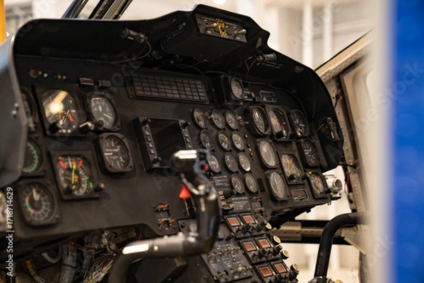 Obraz 飛行機 コックピット パイロット 計器 アナログ 操縦