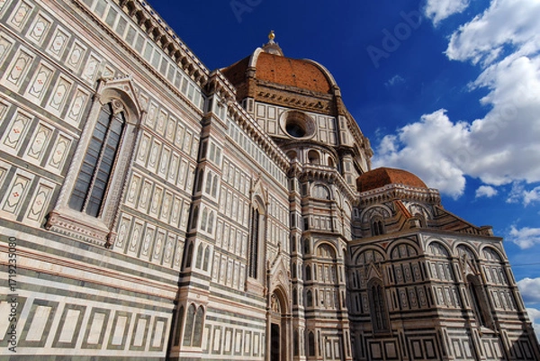 Fototapeta Santa Maria del Fiore (St Mary of the Flower) in Florence, with the wonderful dome built by italian architect Brunelleschi in the 15th century and symbol of Renaissance in the world