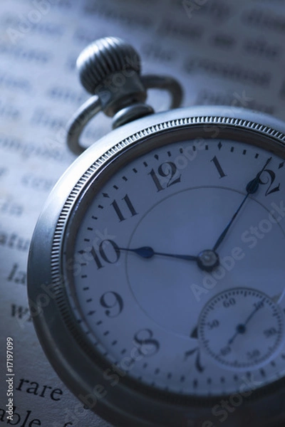 Fototapeta 懐中時計と本