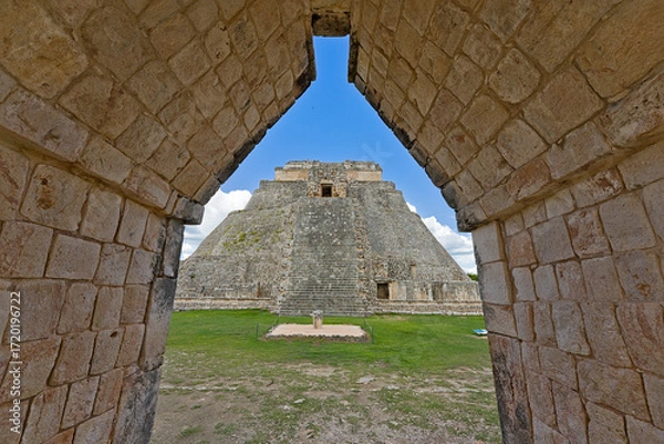 Obraz The big pyramide of Uxmal