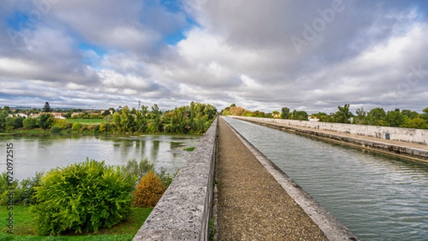 Obraz Scenic landscape view of famous Pont-Canal navigable aqueduct over Garonne river, Agen, Lot-et-Garonne, France