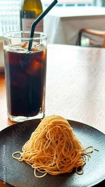 Fototapeta 高級モンブランとアイスコーヒー　甘くておいしいデザート