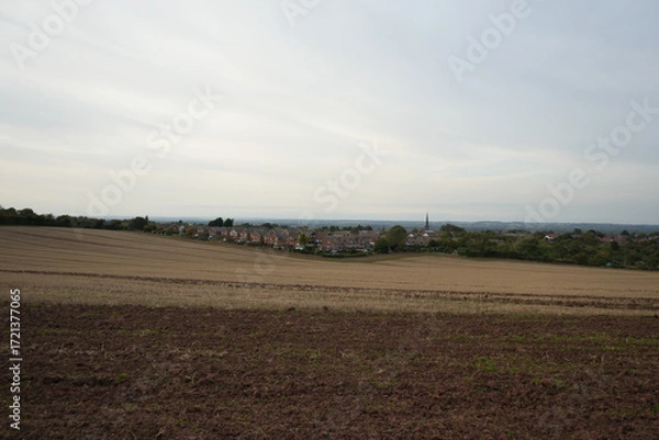 Obraz View of Houses and Fields from the East Midlands Airport Trail, Nottinghamshire, England: A Rural Landscape