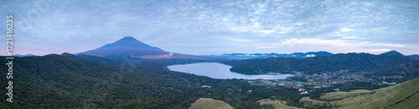 Obraz 早朝の富士山と山中湖のパノラマ風景