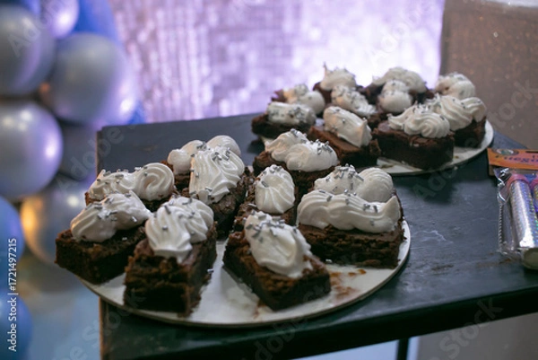 Obraz chocolate artesanal de postre con crema