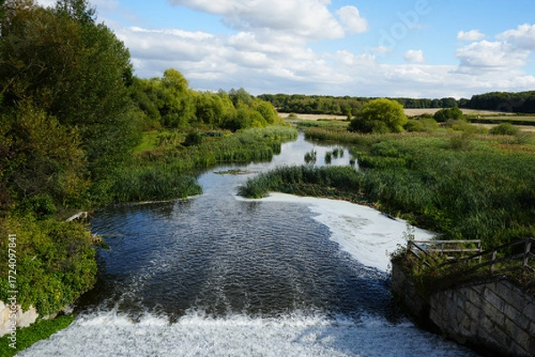 Obraz Scenic View of the River and Lake at Clumber Park, Nottinghamshire, England: A Tranquil Countryside Landscape