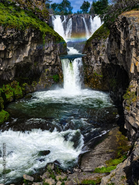Fototapeta white river falls state park is one of the most popular travel destinations in Oregon 
