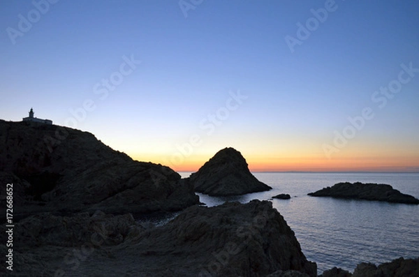 Obraz mare  e scogli. Estate e tramonti spettacolari.