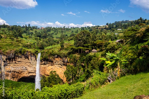 Obraz Niesamowite Sipi znajduje się w parku narodowym Mount Elgon w Ugandzie