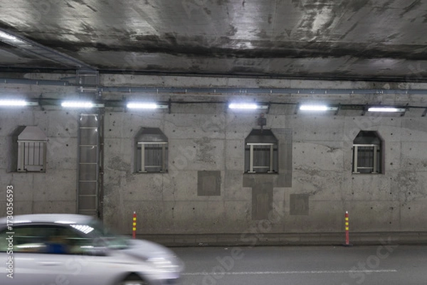 Obraz アンダーパスの内部