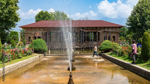 Obraz Nestled in the heart of Srinagar, the fountains of Shalimar Bagh at Srinagar  are a jewel of Mughal garden design. Built in 1619 by Emperor Jahangir for his queen Nur Jahan