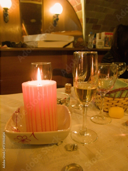 Obraz Candlelit Toast Moment