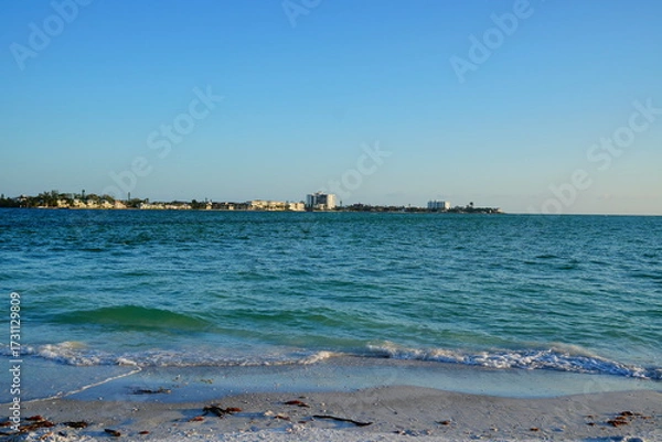 Fototapeta Sarasota, Florida USA - Sep 15, 2025: the sarasota beach sun set landscape