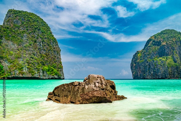 Fototapeta green sea and stone in Maya Bay on island of Phi Phi Le Thailand