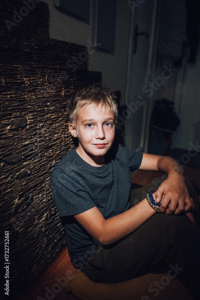 Obraz young boy looking at camera