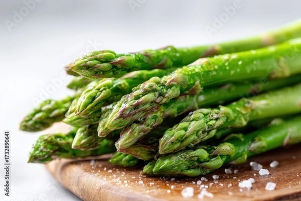 Fototapeta Bunch of green and ripe asparagus