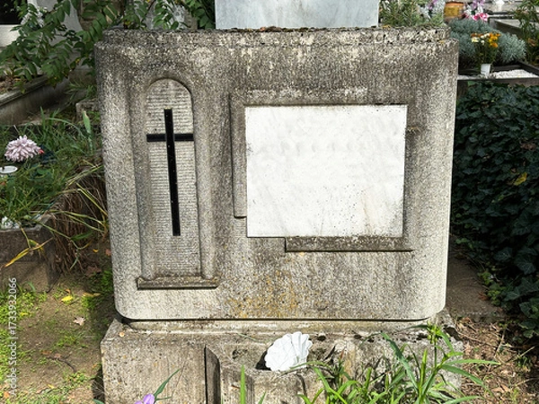 Fototapeta Tombstone in the public cemetery