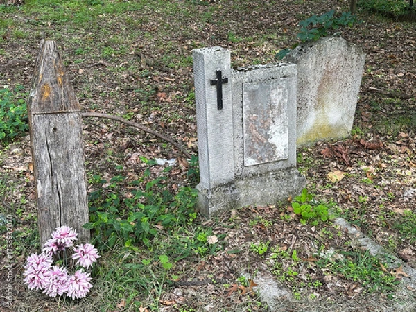Fototapeta Tombstone in the public cemetery