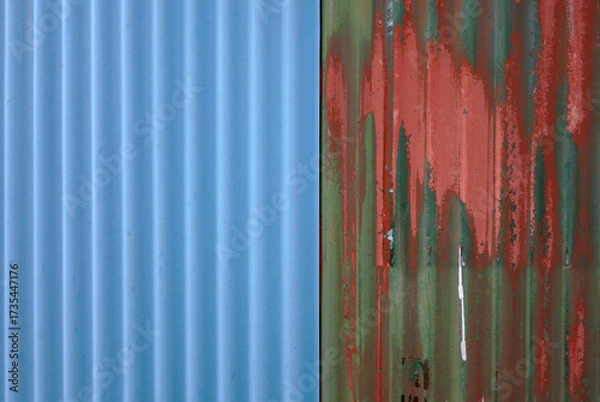 Fototapeta ペンキが塗られた古いトタンの壁